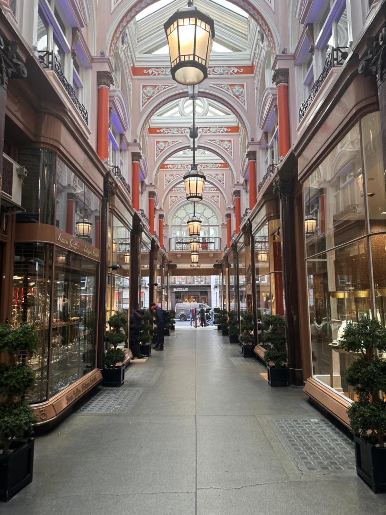 Bond Mayfair Лондон Екстериор снимка